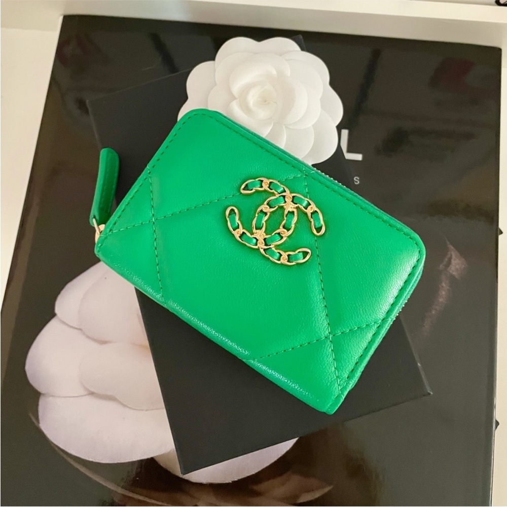 Chanel zipped zipper coin purse/card holder 20S series - Picture 6 of 10